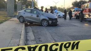 Mujer muerta tras choque en avenida Benito Juárez en Guadalupe