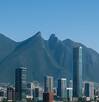 Playa en Monterrey con el cerro de la Silla de fondo Playa en Monterrey con el cerro de la Silla de fondo