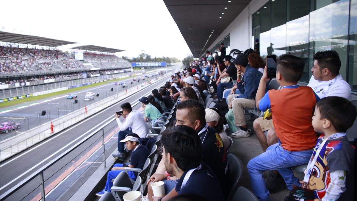 Pilotos, aficionados y familias se unieron para la segunda edición del festival de velocidad y cultura automotriz. (Mónica Ramos) Pilotos, aficionados y familias se unieron para la segunda edición del festival de velocidad y cultura automotriz. (Mónica Ramos)