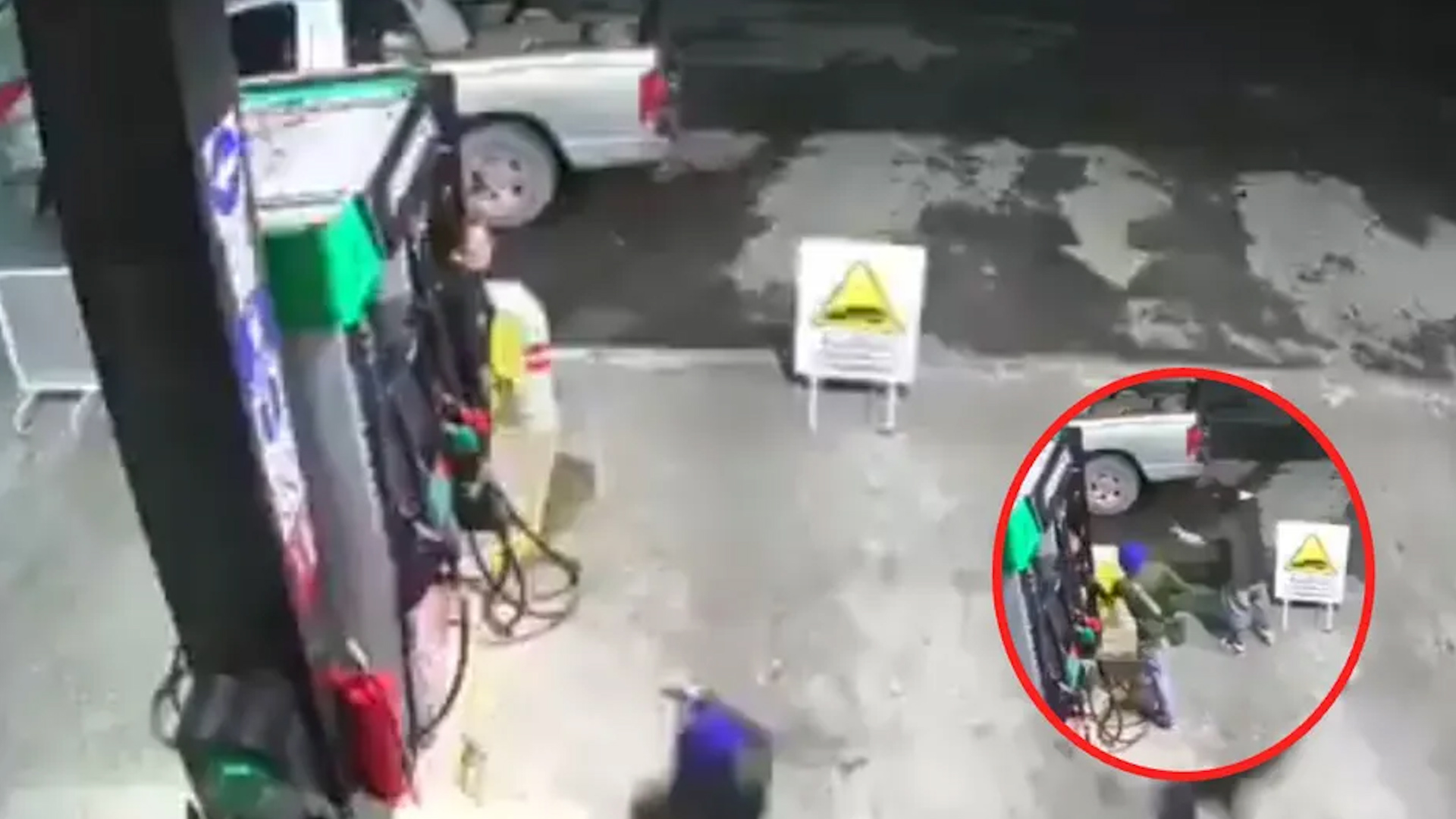 El asalto tuvo lugar en una gasolinería de la colonia Valle de los Ángeles, cuando los ladrones sorprendieron a la empleada.