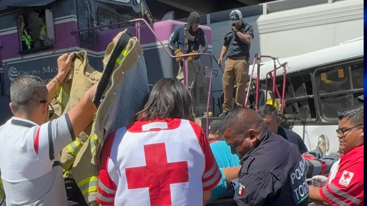 El conductor de un camión de la Ruta Sur Panteones-Dalias se salvó de milagro tras chocar contra un ferrocarril en la ciudad de Torreón. El conductor de un camión de la Ruta Sur Panteones-Dalias se salvó de milagro tras chocar contra un ferrocarril en la ciudad de Torreón.