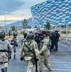policías afuera del estadio cuauhtémoc