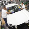 El decremento en ambas armadoras ocurre en medio de políticas arancelarias impuestas por Estados Unidos, además de distintos ajustes en la industria automotriz. El decremento en ambas armadoras ocurre en medio de políticas arancelarias impuestas por Estados Unidos, además de distintos ajustes en la industria automotriz.