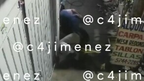 Hombre ha sido captado insultando y agrediendo a comerciantes en inmediaciones del la estación Peñón Viejo del Metro CdMx