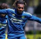 Saint-Maximin sigue entrenando desde días antes de la jornada 5 del Apertura 2025 en la Liga MX esperando su debut.