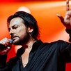 Cuevas aclaró que el show conserva la esencia rockera