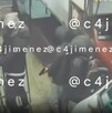 Uno de los delincuentes murió tras los balazos que le dio la familia, por lo que su compañero de robo empezó a llorar sobre el pavimento.