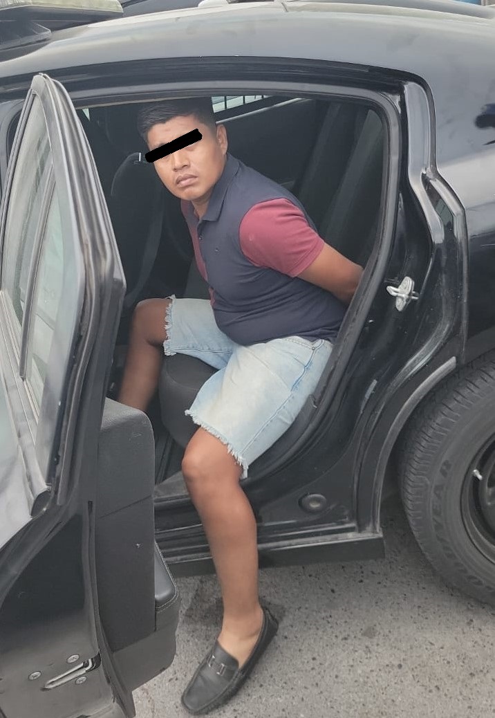 Un hombre fue detenido por realizar tocamientos a una joven dentro de un camión en la Central de Autobuses de Monterrey.