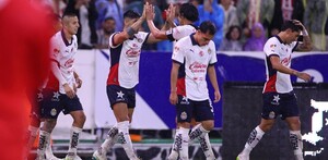Gabriel Milito no ha podido entregar buenos resultados al frente de Chivas, sin embargo, no toda la responsabilidad recae en ellos.