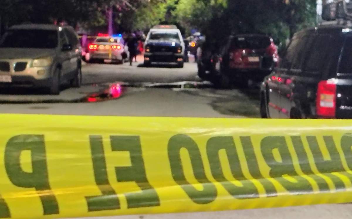 Una mujer fue asesinada a balazos dentro de su casa y frente a su amiga en la colonia Lomas de San Martín, en Pesquería, Nuevo León.