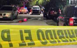 Una mujer fue asesinada a balazos dentro de su casa y frente a su amiga en la colonia Lomas de San Martín, en Pesquería, Nuevo León.
