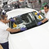 El decremento en ambas armadoras ocurre en medio de políticas arancelarias impuestas por Estados Unidos, además de distintos ajustes en la industria automotriz.