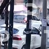Personas que viajaban a bordo de la camioneta afectada y la unidad de carga no sufrieron lesiones tras la volcadura en colonia Obrera Personas que viajaban a bordo de la camioneta afectada y la unidad de carga no sufrieron lesiones tras la volcadura en colonia Obrera