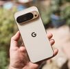 La historia de los Google Pixel inició con la era de los dispositivos Nexus, los cuales eran teléfonos y tabletas completamente desarrollados por Google. La historia de los Google Pixel inició con la era de los dispositivos Nexus, los cuales eran teléfonos y tabletas completamente desarrollados por Google.