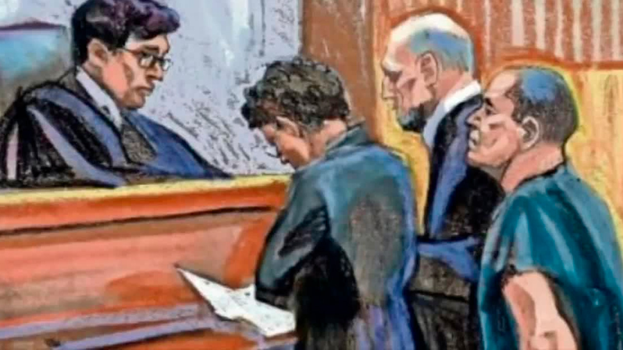 Joaquín 'El Chapo' Guzmán prepara a un equipo de abogados para que se le reduzcan las medidas carcelarias que lo han mantenido incomunicado.