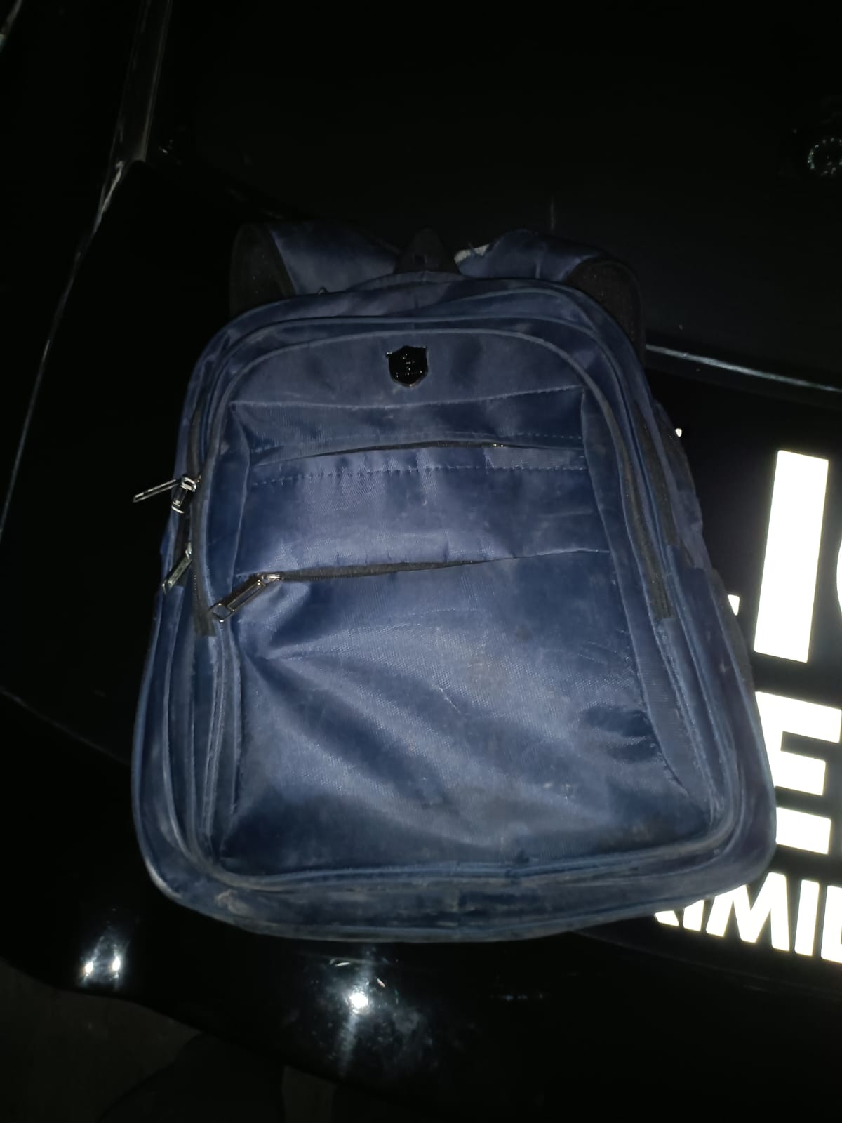 Un hombre fue detenido por robar una mochila a una persona que se encontraba dormida en calles del Centro de Monterrey.