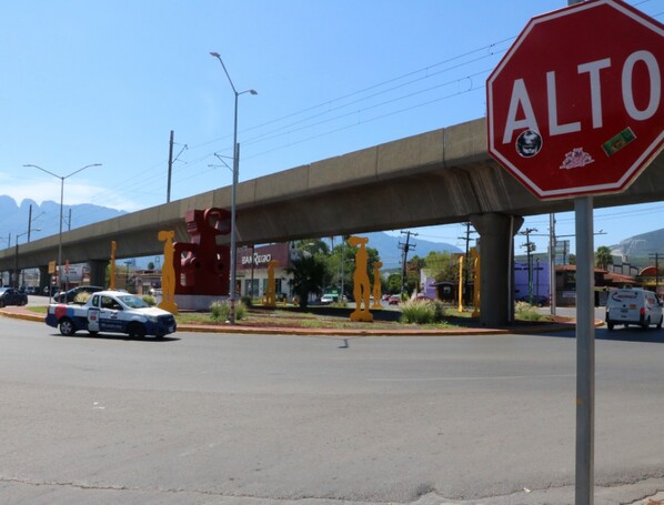 Rotonda en Monterrey que cuenta con una obra gemela en Barcelona. / Leonel Rocha