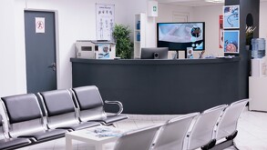 Trabajadores de limpieza de la empresa Limpieza Especializada Industrial y Hospitalaria (LEIH) suspendieron sus labores para manifestarse