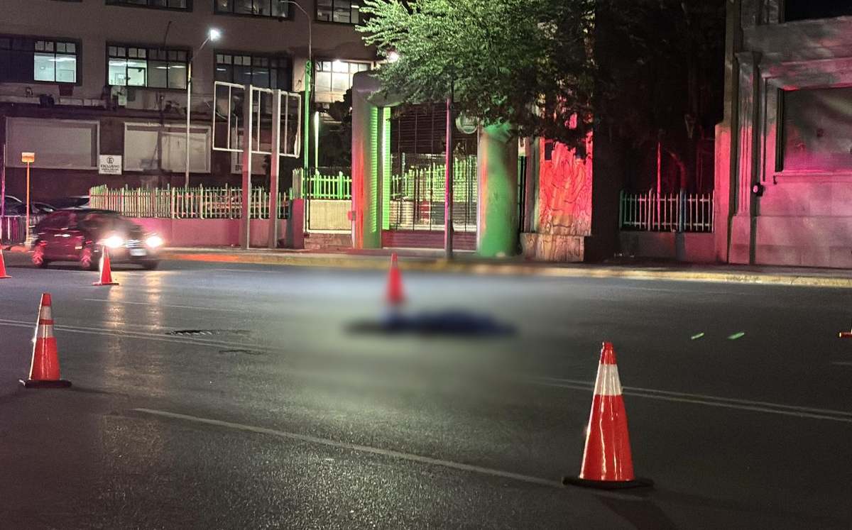 Un adulto mayor murió luego de ser atropellado sobre la avenida Cuauhtémoc en el Centro de Monterrey. Un adulto mayor murió luego de ser atropellado sobre la avenida Cuauhtémoc en el Centro de Monterrey.