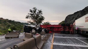 Las autoridades ya investigan las causas del accidente, piden usar vías alternas.