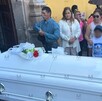 El abuelo paterno de Betsy, confirmó la violencia intrafamiliar, pues ya la había molestado con anterioridad, pero nunca puso una denuncia ante las autoridades. El abuelo paterno de Betsy, confirmó la violencia intrafamiliar, pues ya la había molestado con anterioridad, pero nunca puso una denuncia ante las autoridades.
