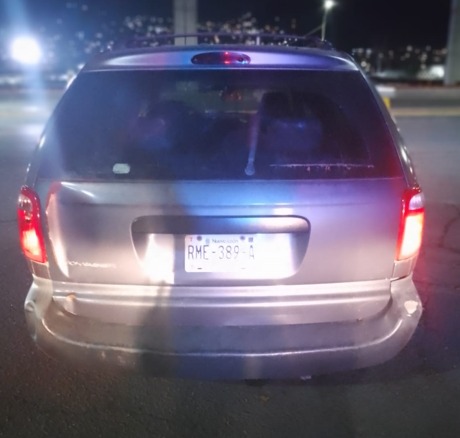 Dos hombres fueron detenidos con droga en el municipio de Monterrey, mientras autoridades los investigan por una serie de robos.