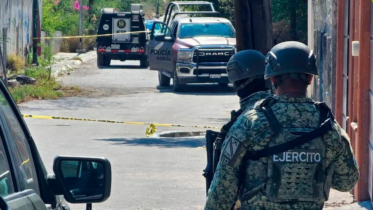 La violencia volvió a sacudir al municipio de García, luego de que un hombre fue asesinado a balazos la mañana del jueves en plena vía pública.