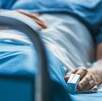 Un hombre se salvó de morir desangrado tras romper con la mano un aparador de una hierbería en Cadereyta, Nuevo León. Un hombre se salvó de morir desangrado tras romper con la mano un aparador de una hierbería en Cadereyta, Nuevo León.