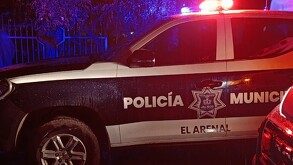 Cinco personas, cuatro de una familia y un joven, fueron ejecutadas por un comando armado en El Arenal, Jalisco; autoridades investigan el multihomicidio.