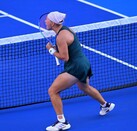 La rusa Diana Shnaider derrotó en tres sets de 3-6, 7-6 y 7-6 a Elise Mertens en el Abierto de Tenis Monterrey.