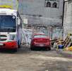 Un auto con reporte de robo fue abandonado en una base de camiones de ruta urbana en el Centro de Monterrey, lo que movilizó a autoridades. Un auto con reporte de robo fue abandonado en una base de camiones de ruta urbana en el Centro de Monterrey, lo que movilizó a autoridades.