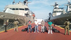 Aseguran más de 600 kilos de cocaína y detienen a 4 hombres en costas de Guerrero.