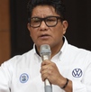 El acuerdo salarial del 4 por ciento evitó la huelga de trabajadores Volkswagen en Puebla, pese a que la exigencia inicial buscaba un aumento del 14 por ciento. El acuerdo salarial del 4 por ciento evitó la huelga de trabajadores Volkswagen en Puebla, pese a que la exigencia inicial buscaba un aumento del 14 por ciento.