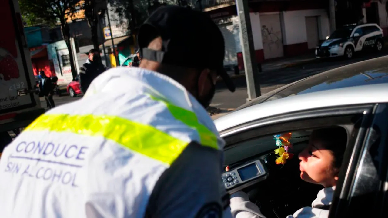 Un hombre secuestrado fue rescatado por autoridades durante una revisión vehicular en un punto del Programa Conduce Sin Alcohol, en la alcaldía Cuauhtémoc.