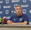 El entrenador de Monterrey dio detalles sobre lo que busca el club en cuanto al fichaje que podría llegar a la parte delantera del equipo. El entrenador de Monterrey dio detalles sobre lo que busca el club en cuanto al fichaje que podría llegar a la parte delantera del equipo.
