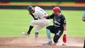 Los Diablos Rojos del México se encuentran a una vitoria de avanzar a la Final de Zona, sin embargo, los Pericos buscarán mantenerse vivos en casa.