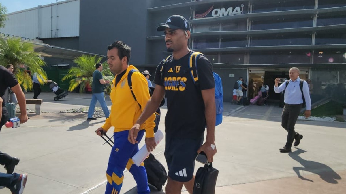 El defensa central salió de cambio ante Mazatlán en el minuto 36' por motivos de protocolo por conmoción cerebral.