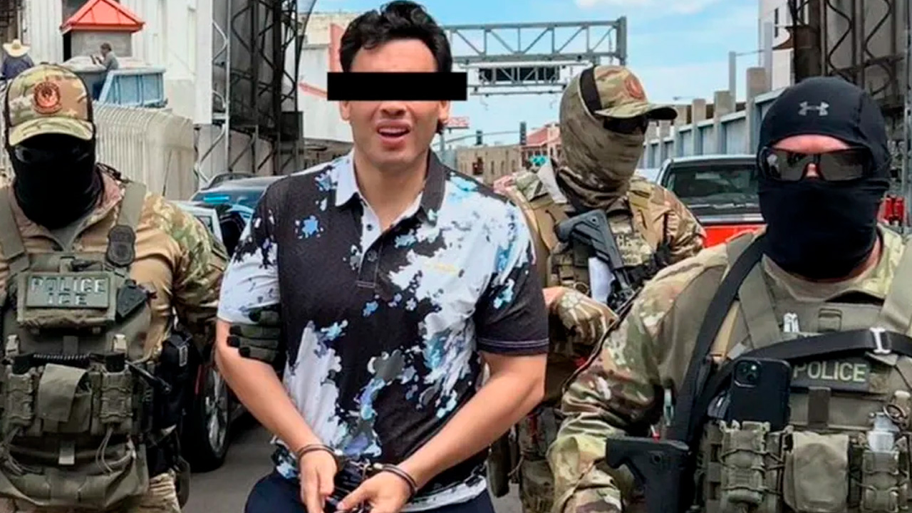 Julio César Chávez Carrasco, hijo del campeón mundial de boxeo, abandonó el Cefereso 11 de Hermosillo, Sonora para continuar su proceso en libertad.