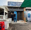 Policías capitalinos revisarán las cámaras de vigilancia para identificar a la persona que abandonó a la bebé recién nacida. Policías capitalinos revisarán las cámaras de vigilancia para identificar a la persona que abandonó a la bebé recién nacida.
