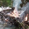 Cuatro personas murieron calcinadas tras estrellarse y explotar una avioneta ambulancia en la selva de Vaupés, Colombia; autoridades investigan lo sucedido. Cuatro personas murieron calcinadas tras estrellarse y explotar una avioneta ambulancia en la selva de Vaupés, Colombia; autoridades investigan lo sucedido.