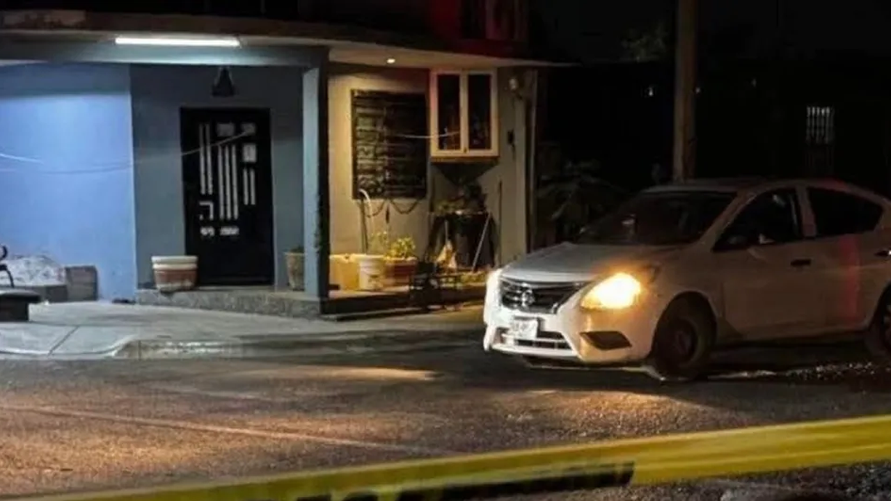 Un hombre murió, y su hijo de 5 años resultó herido cuando un delincuente les disparó mientras se encontraban dentro de un automóvil en García, NL.