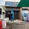 Policías capitalinos revisarán las cámaras de vigilancia para identificar a la persona que abandonó a la bebé recién nacida. Policías capitalinos revisarán las cámaras de vigilancia para identificar a la persona que abandonó a la bebé recién nacida.