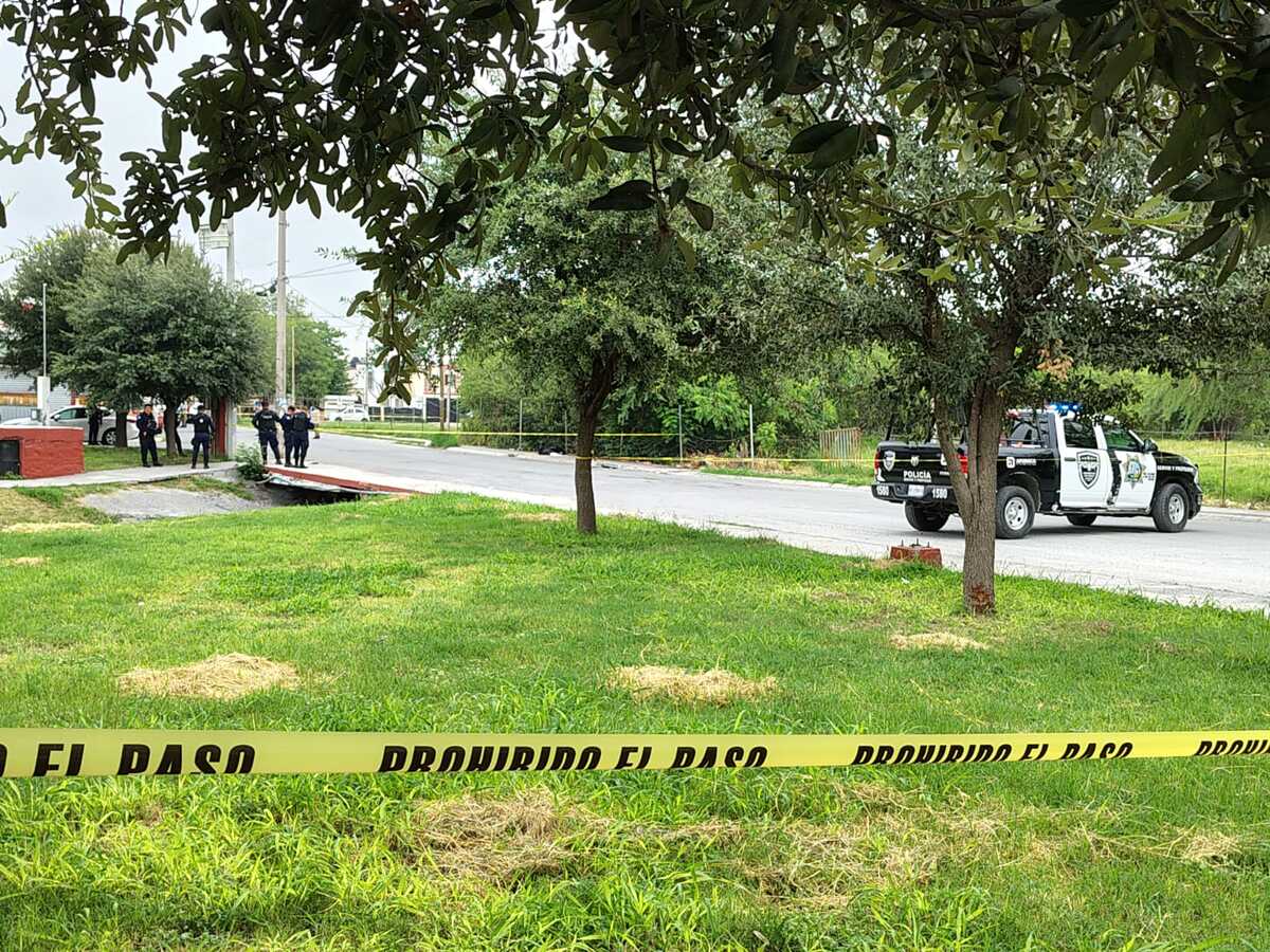 Los restos humanos de al menos una persona fueron encontrados dentro de tres bolsas de plástico en la colonia Nuevo Las Puentes en Apodaca, Nuevo León.