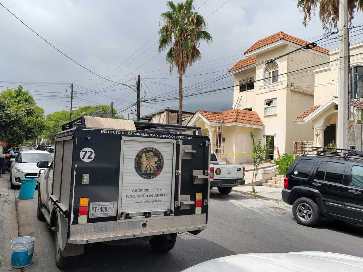 La Fiscalía de Nuevo León inspecciona un anexo femenil en Monterrey tras la muerte de tres mujeres luego de un incendio.