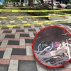 Autoridades rescataron a una mujer que cayó en un socavón mientras caminaba en un andador de avenida Talismán. Autoridades rescataron a una mujer que cayó en un socavón mientras caminaba en un andador de avenida Talismán.