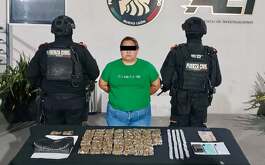 Una mujer fue detenida con varias dosis de droga en el municipio de Mina, Nuevo León, quien iba acompañada de un menor de edad.