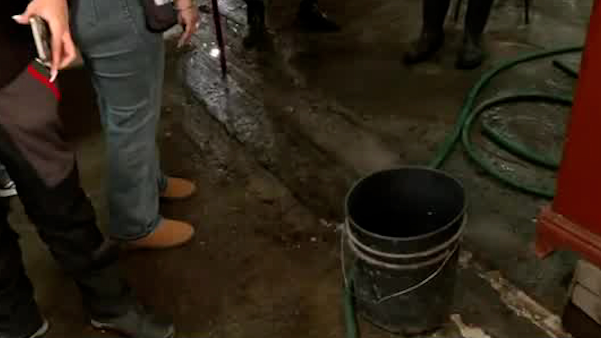 Habitantes de la colonia Quinto Sol aseguran que el nivel del agua llegó a los 30 centímetro.