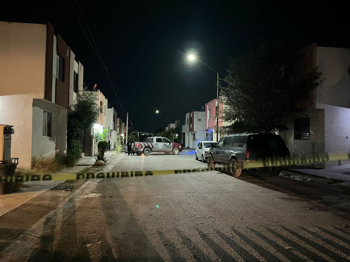 Un hombre fue asesinado a cuchilladas por su pareja en la colonia Valle de San Blas, en el municipio de García, Nuevo León.