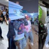 En los videos compartidos en su cuenta de TikTok ‘El Cangri del Callao’ muestra que mientras el canta y anima, los familiares y amigos cargan el ataúd y bailan. En los videos compartidos en su cuenta de TikTok ‘El Cangri del Callao’ muestra que mientras el canta y anima, los familiares y amigos cargan el ataúd y bailan.