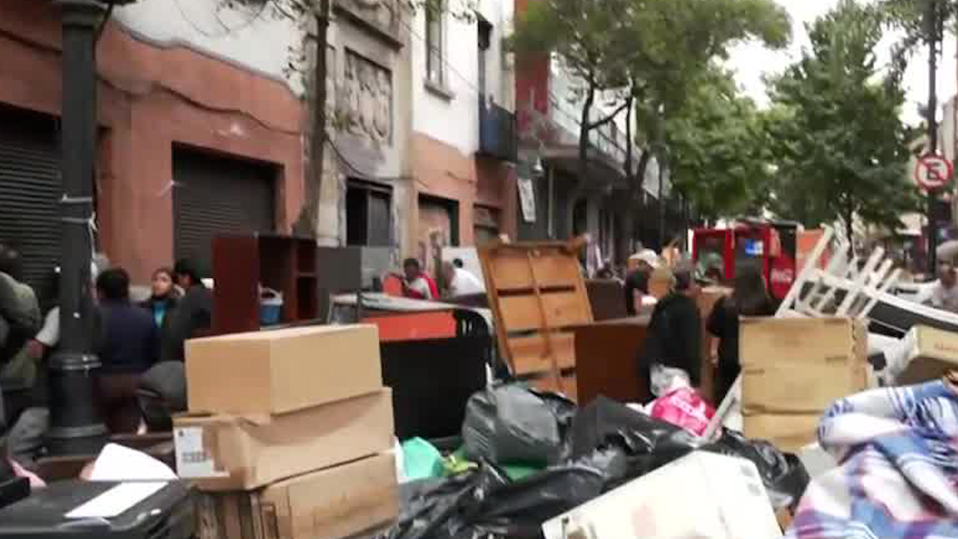Aparentemente, el inmueble se encontraba en litigio muchos años, pero se tomó la decisión de venderlo sin notificar a los habitantes.